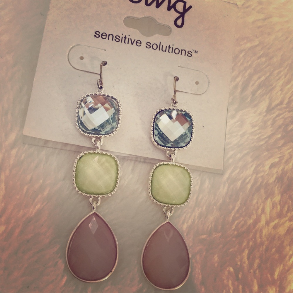Brand New 2 inch drop earrings